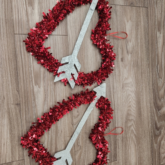 Heart & Arrow Tinsel - Picture 2 of 2
